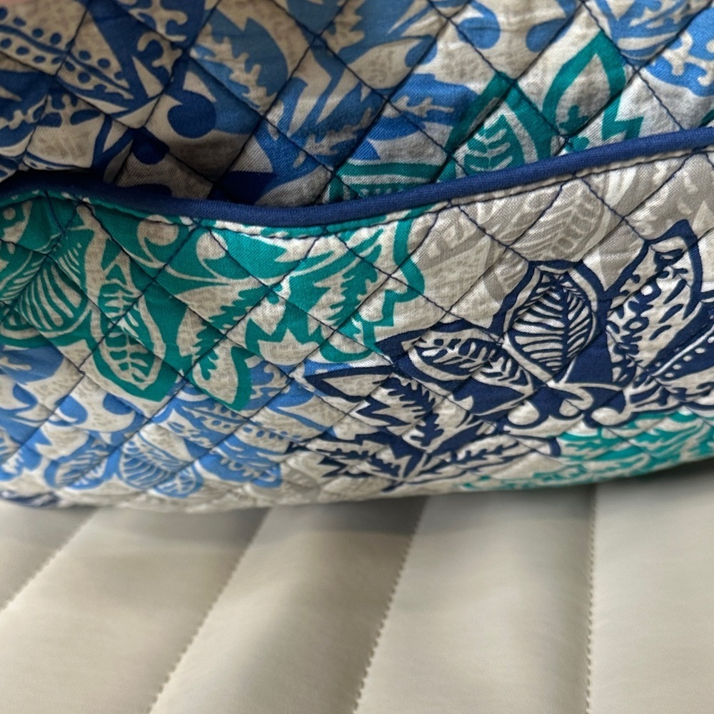 Vera Bradley Santiago Pattern Triple Zip Hipster Crossbody Bag Summer 2017 EUC - Picture 7 of 16